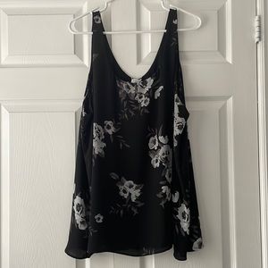 🛍️ 2/$20 Floral Blouse